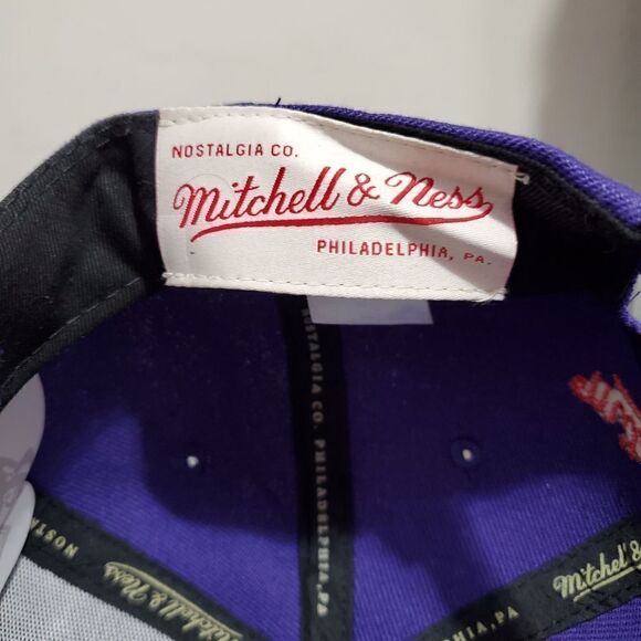 Mitchell & Ness Mens Purple Toronto Raptors NBA Spray Paint Snapback Hat OSFA - Picture 7 of 8